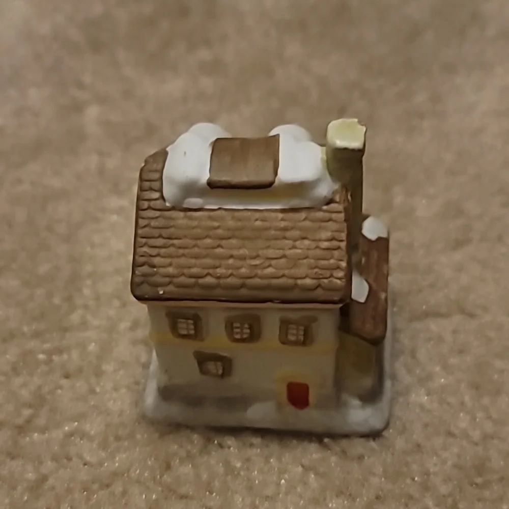 Vintage Porcelain Trinket Box House - Picture 4 of 6